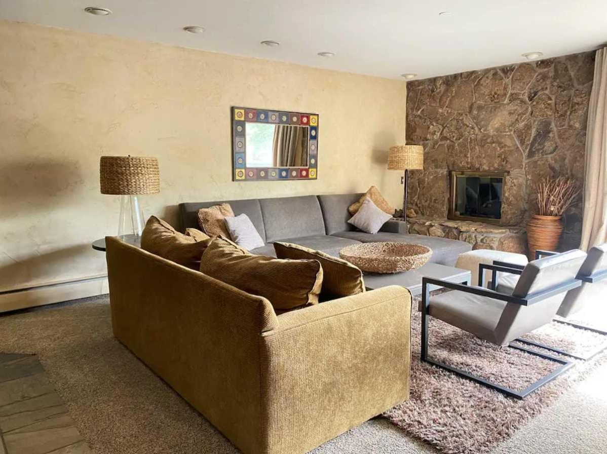 Best Location In The Heart Of Lions Head, Ski Lockers, Jacuzzi And Pool Vail Exterior photo
