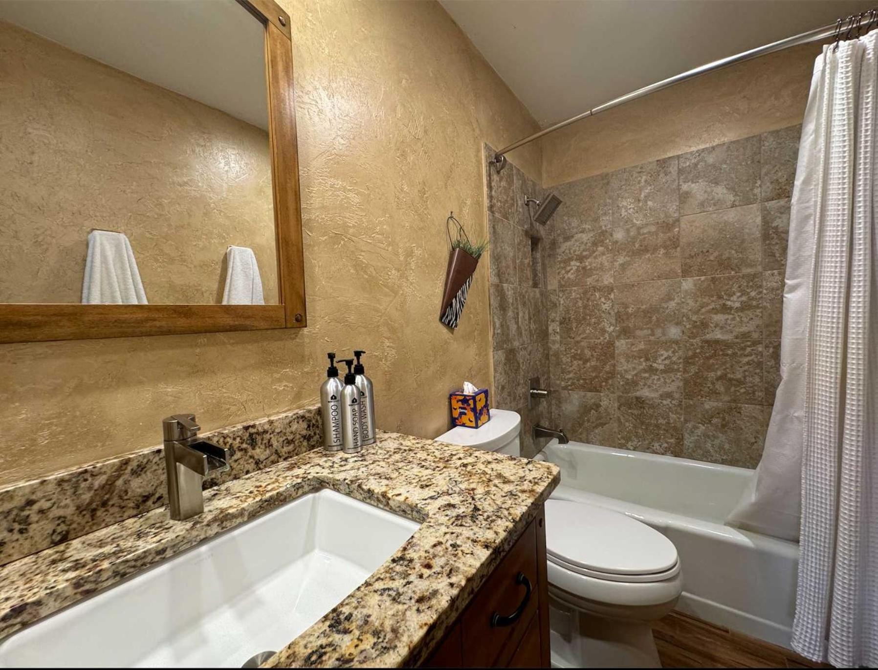 Best Location In The Heart Of Lions Head, Ski Lockers, Jacuzzi And Pool Vail Exterior photo
